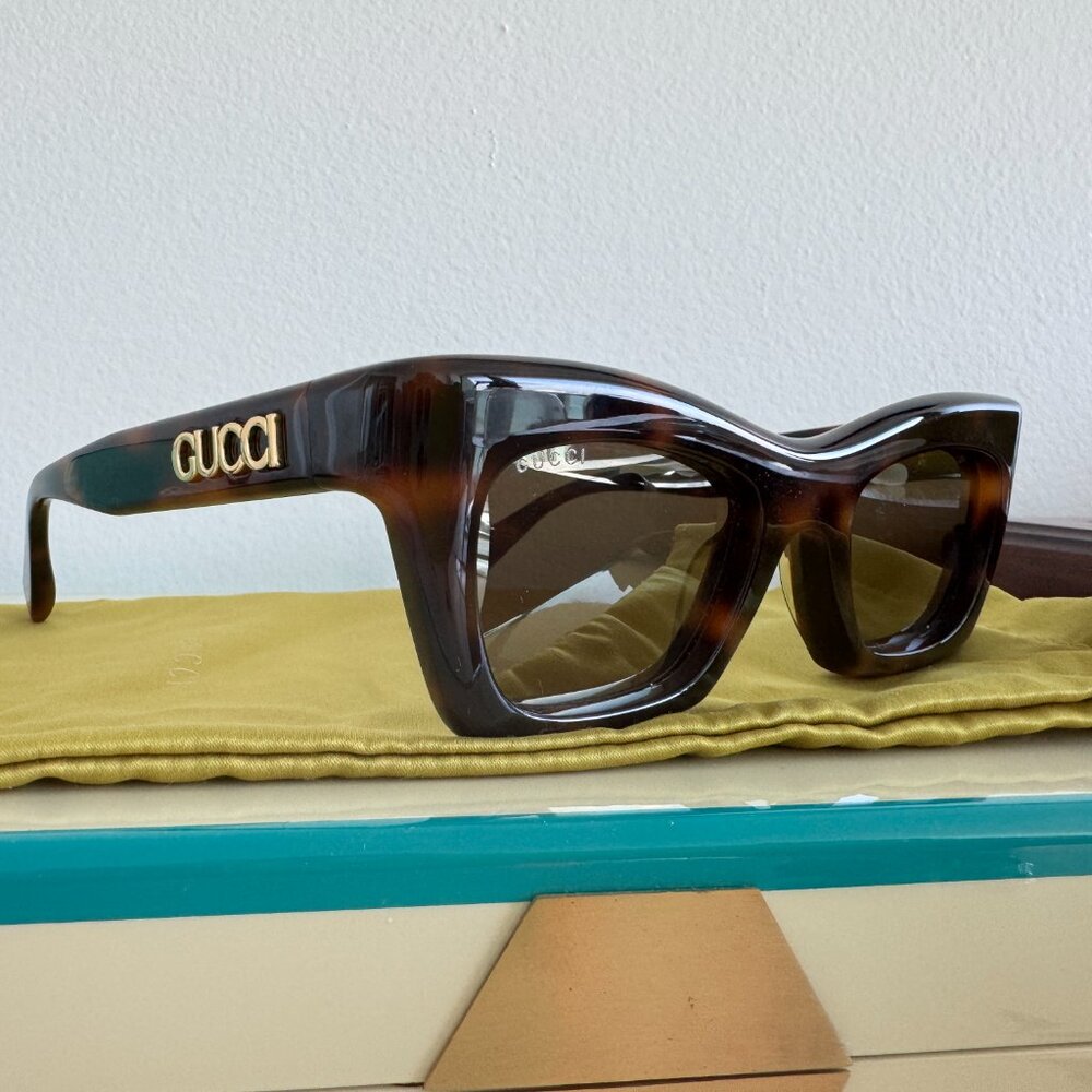 Gucci 2024 cat eye tortoiseshell brown sunglasses